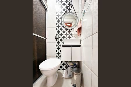 Casa de condomínio à venda com 90m², 2 quartos e 2 vagas Casa de condomínio à venda com 90m², 2 quartos e 2 vagasBanheiro de serviço