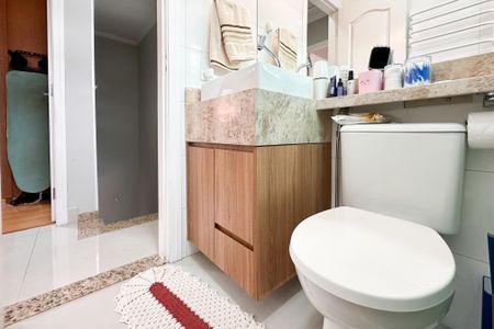 Casa de condomínio à venda com 90m², 2 quartos e 2 vagas Casa de condomínio à venda com 90m², 2 quartos e 2 vagasBanheiro Social