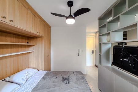 Studio à venda com 28m², 1 quarto e sem vaga Studio à venda com 28m², 1 quarto e sem vagaQuarto