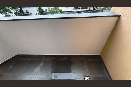 Apartamento à venda com 60m², 2 quartos e 1 vagaVaranda