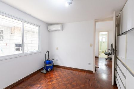 Quarto 1 de casa para alugar com 1 quarto, 190m² em São Braz, Curitiba