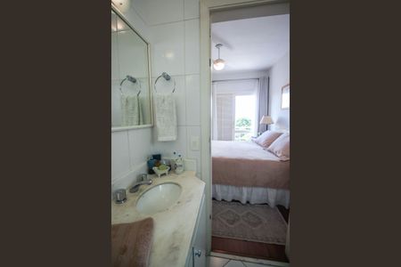 Casa à venda com 125m², 3 quartos e 3 vagasBanheiro da Suíte