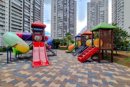 Apartamento para alugar com 105m², 3 quartos e 2 vagas Apartamento para alugar com 105m², 3 quartos e 2 vagasÁrea comum - Playground