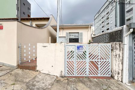Casa à venda com 136m², 3 quartos e 1 vagaFachada + plaquinha