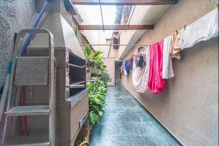 Casa à venda com 260m², 3 quartos e 1 vagaÁrea de Serviço e Churrasqueira