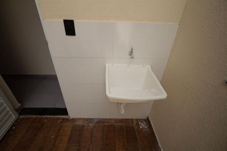 Casa para alugar com 53m², 2 quartos e 1 vaga Casa para alugar com 53m², 2 quartos e 1 vagaÁrea de Serviço