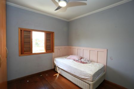 Casa à venda com 200m², 4 quartos e 2 vagas Casa à venda com 200m², 4 quartos e 2 vagassuíte 1