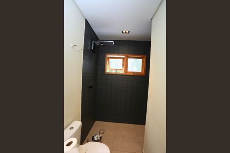 Casa à venda com 200m², 4 quartos e 2 vagas Casa à venda com 200m², 4 quartos e 2 vagasBanheiro da Suíte