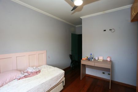 Casa à venda com 200m², 4 quartos e 2 vagas Casa à venda com 200m², 4 quartos e 2 vagassuíte 1