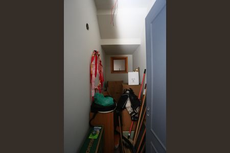 Casa à venda com 200m², 4 quartos e 2 vagas Casa à venda com 200m², 4 quartos e 2 vagasLavabo