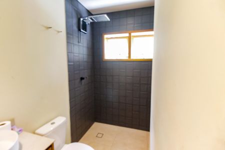 Casa à venda com 200m², 4 quartos e 2 vagasBanheiro da Suíte 2 - chuveiro