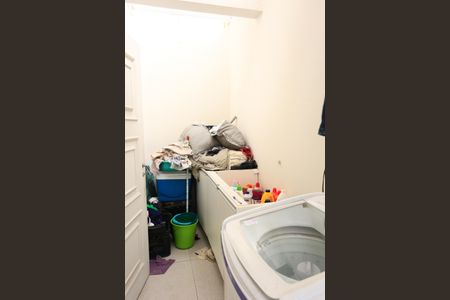 Casa à venda com 200m², 4 quartos e 2 vagas Casa à venda com 200m², 4 quartos e 2 vagasÁrea de Serviço