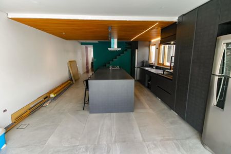 Casa à venda com 200m², 4 quartos e 2 vagasCozinha 
