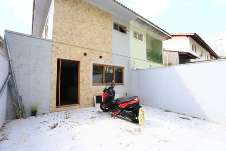 Casa à venda com 200m², 4 quartos e 2 vagas Casa à venda com 200m², 4 quartos e 2 vagasGaragem