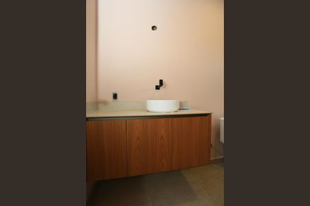 Casa à venda com 200m², 4 quartos e 2 vagas Casa à venda com 200m², 4 quartos e 2 vagasBanheiro da Suíte 1