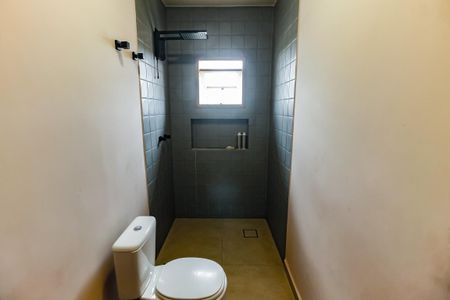 Casa à venda com 200m², 4 quartos e 2 vagasBanheiro da Suíte 1 - chuveiro