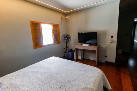 Casa à venda com 200m², 4 quartos e 2 vagasSuíte 2