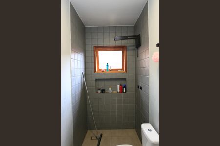 Casa à venda com 200m², 4 quartos e 2 vagas Casa à venda com 200m², 4 quartos e 2 vagasBanheiro