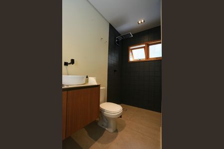 Casa à venda com 200m², 4 quartos e 2 vagas Casa à venda com 200m², 4 quartos e 2 vagasBanheiro da Suíte