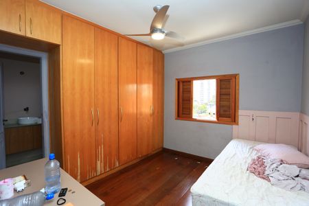 Casa à venda com 200m², 4 quartos e 2 vagas Casa à venda com 200m², 4 quartos e 2 vagassuíte 1