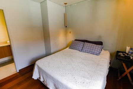 Casa à venda com 200m², 4 quartos e 2 vagasSuíte 2