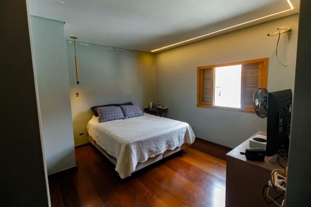 Casa à venda com 200m², 4 quartos e 2 vagasSuíte 2