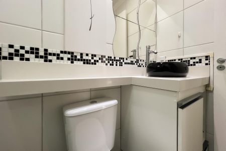 Apartamento para alugar com 46m², 2 quartos e 1 vaga Apartamento para alugar com 46m², 2 quartos e 1 vagaBanheiro