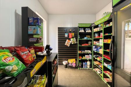 Apartamento para alugar com 46m², 2 quartos e 1 vaga Apartamento para alugar com 46m², 2 quartos e 1 vagaMini mercado