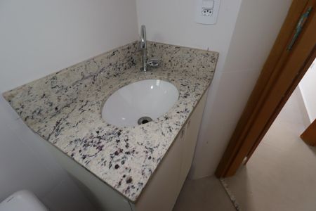 Apartamento à venda com 60m², 2 quartos e 1 vagaBanheiro Social - Pia