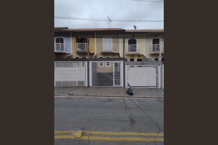 Casa para alugar com 130m², 2 quartos e 3 vagas Casa para alugar com 130m², 2 quartos e 3 vagasFachada