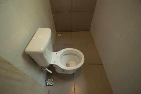 Casa para alugar com 53m², 2 quartos e 1 vaga Casa para alugar com 53m², 2 quartos e 1 vagaBanheiro