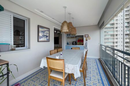 Apartamento à venda com 94m², 3 quartos e 2 vagas Apartamento à venda com 94m², 3 quartos e 2 vagasVaranda