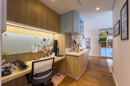 Apartamento à venda com 94m², 3 quartos e 2 vagas Apartamento à venda com 94m², 3 quartos e 2 vagasEscritório