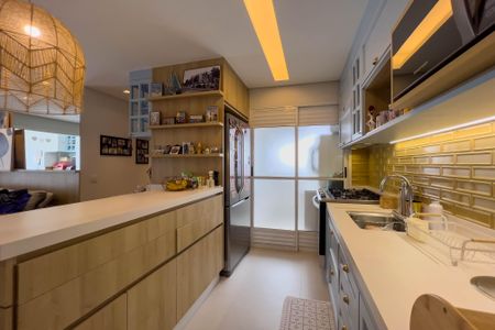 Apartamento à venda com 94m², 3 quartos e 2 vagas Apartamento à venda com 94m², 3 quartos e 2 vagasCozinha