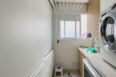 Apartamento à venda com 94m², 3 quartos e 2 vagas Apartamento à venda com 94m², 3 quartos e 2 vagasÁrea de serviço