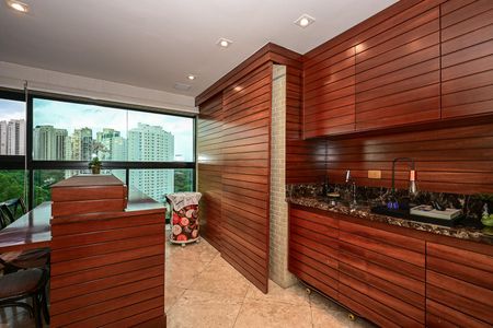 Apartamento à venda com 226m², 3 quartos e 4 vagasVaranda