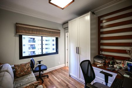 Apartamento à venda com 226m², 3 quartos e 4 vagasSuíte 2