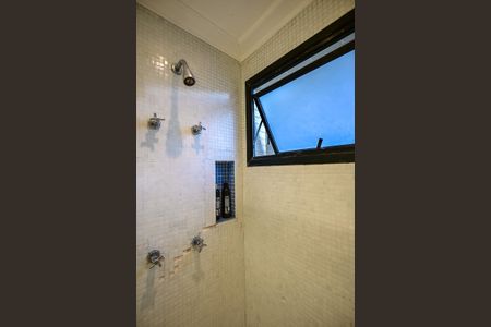 Apartamento à venda com 226m², 3 quartos e 4 vagasBanheiro Suíte 1