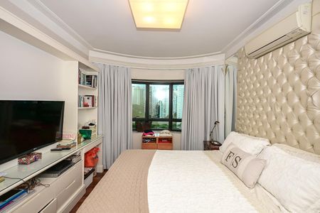 Apartamento à venda com 226m², 3 quartos e 4 vagasSuíte 3