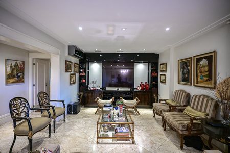 Apartamento à venda com 226m², 3 quartos e 4 vagasSala