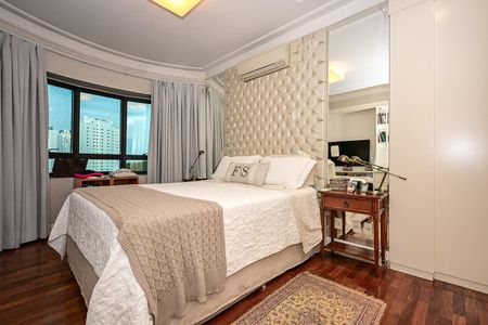 Apartamento à venda com 226m², 3 quartos e 4 vagasSuíte 3