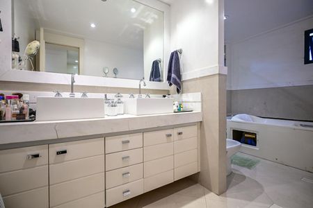 Apartamento à venda com 226m², 3 quartos e 4 vagasBanheiro 2 da Suíte 3