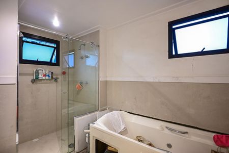 Apartamento à venda com 226m², 3 quartos e 4 vagasBanheiro 2 da Suíte 3