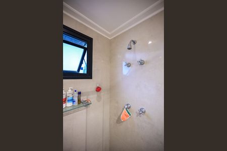 Apartamento à venda com 226m², 3 quartos e 4 vagasBanheiro 2 da Suíte 3