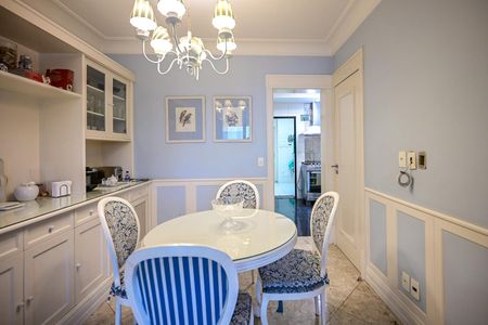 Apartamento à venda com 226m², 3 quartos e 4 vagasCopa