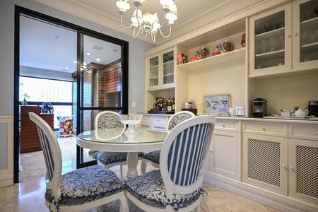 Apartamento à venda com 226m², 3 quartos e 4 vagasCopa