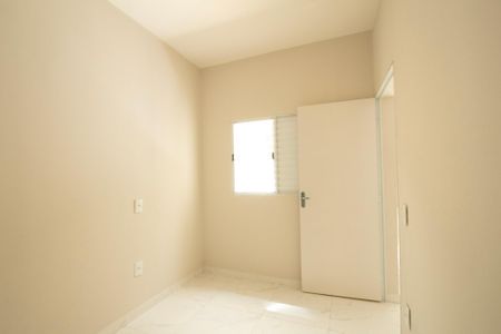 Casa para alugar com 53m², 2 quartos e 1 vaga Casa para alugar com 53m², 2 quartos e 1 vagaQuarto 1