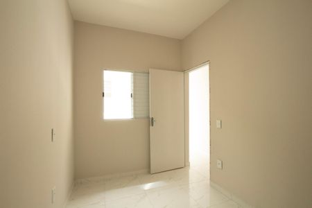 Casa para alugar com 53m², 2 quartos e 1 vaga Casa para alugar com 53m², 2 quartos e 1 vagaQuarto 1
