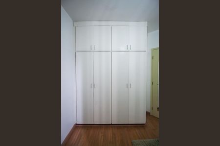 Apartamento à venda com 75m², 3 quartos e 2 vagasQuarto 2