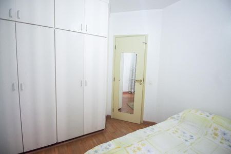 Apartamento à venda com 75m², 3 quartos e 2 vagasQuarto 2